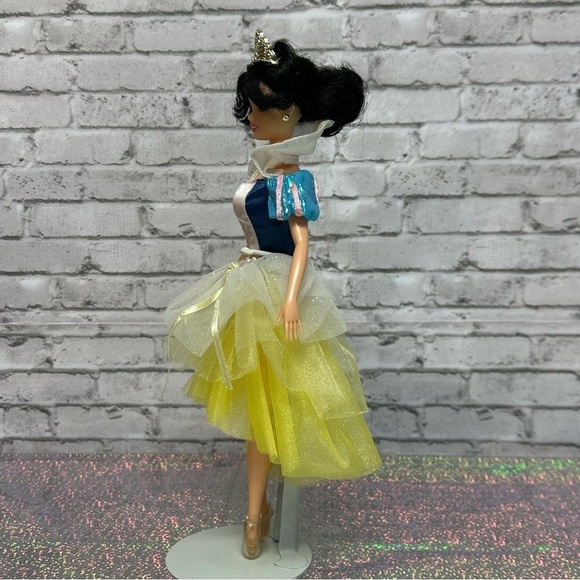 Disney PRINCESS SNOW WHITE Ballerina Disney Store Doll 2003 - Picture 3 of 12